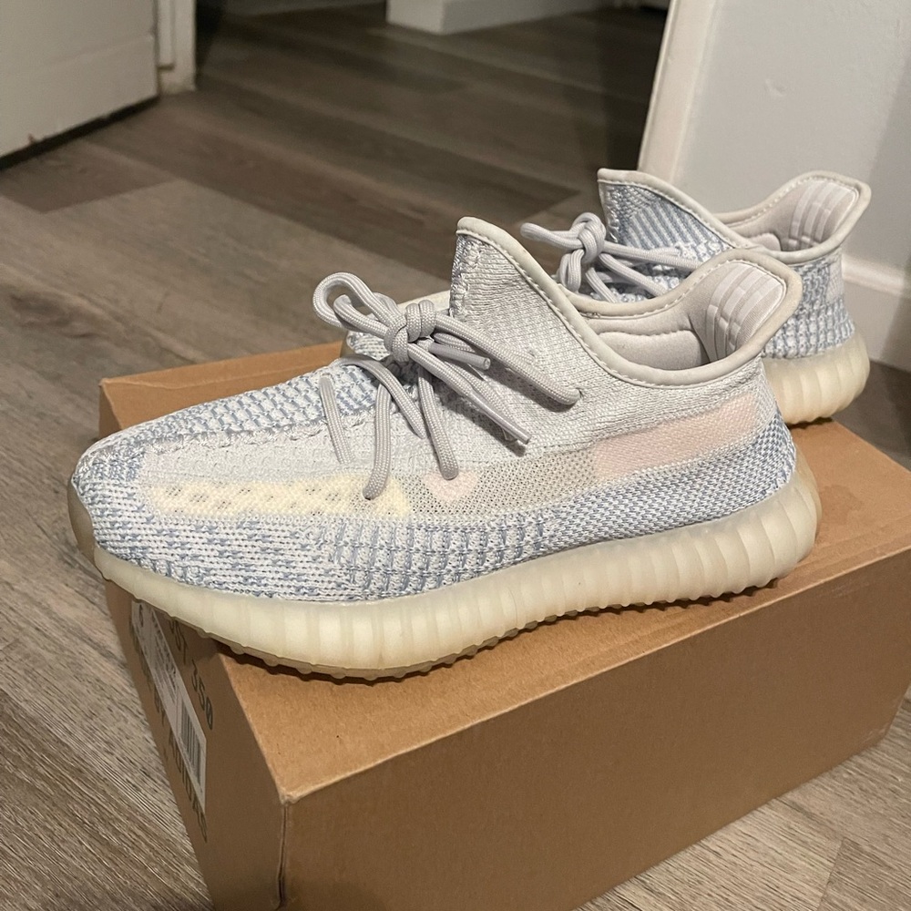 YEEZY BOOST 350 CLOUD WHITE